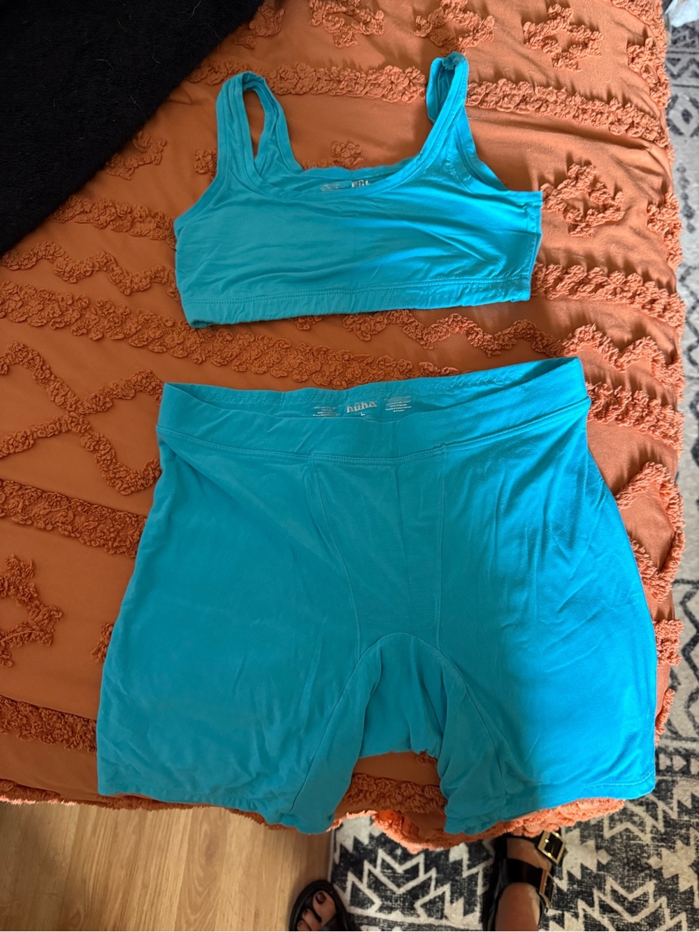 Hugs Seamless Turquoise Sleep/Active Bra — loungewear